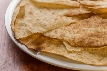 Il pane carasau è tra i piatti tipici della Sardegna